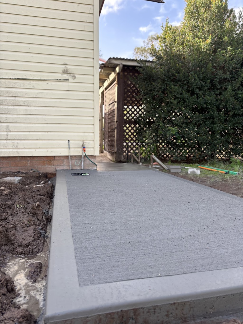 Irwin’s upper hunter concrete | 1 Leconfield Rd, Greta NSW 2334, Australia | Phone: 0400 544 579