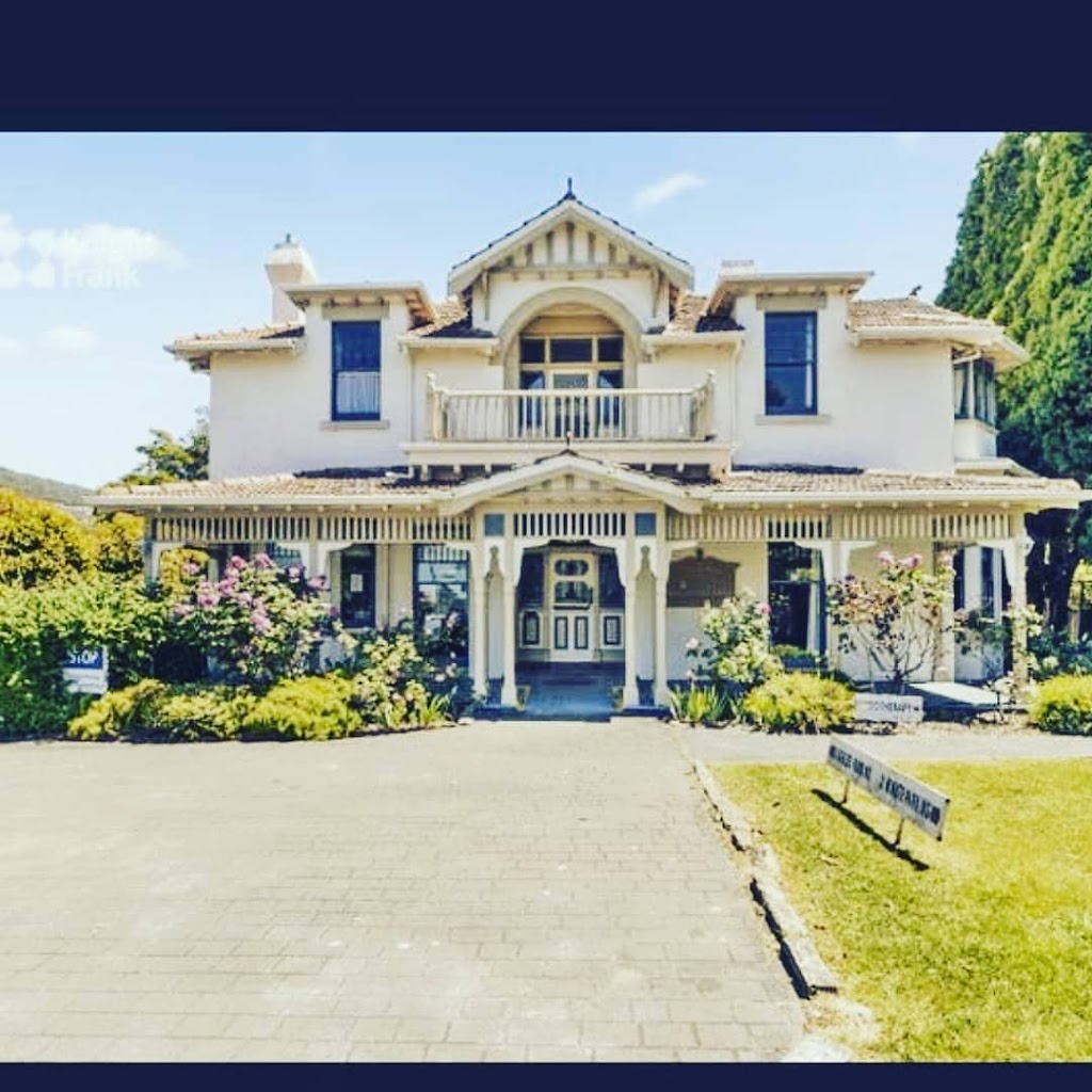 Emma Bresnehan Naturopath @ebnaturopathica | 7 Beach road, Sandy Bay Rd, Sandy Bay TAS 7000, Australia | Phone: 0415 699 085