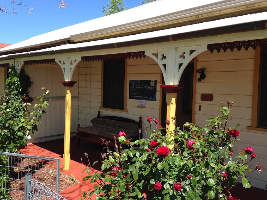 Rose Cottage Accommodation Bathurst | real estate agency | 144 Keppel St, Bathurst NSW 2795, Australia | 0263375111 OR +61 2 6337 5111