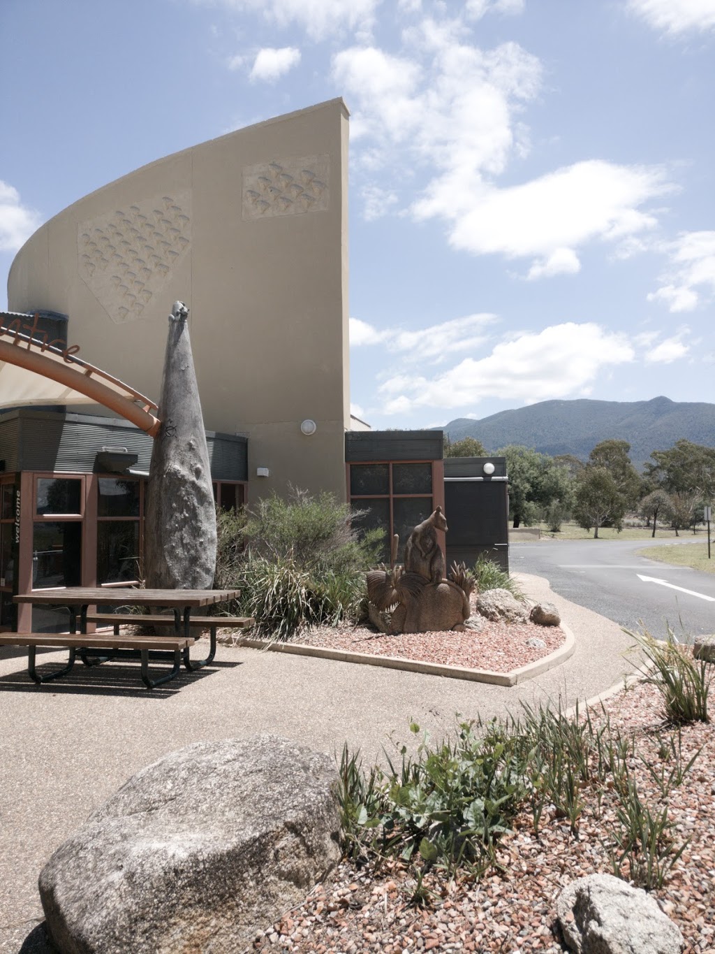 Tidbinbilla Visitor Centre | travel agency | 141 Paddys River Rd, Paddys River ACT 2620, Australia | 0262051233 OR +61 2 6205 1233