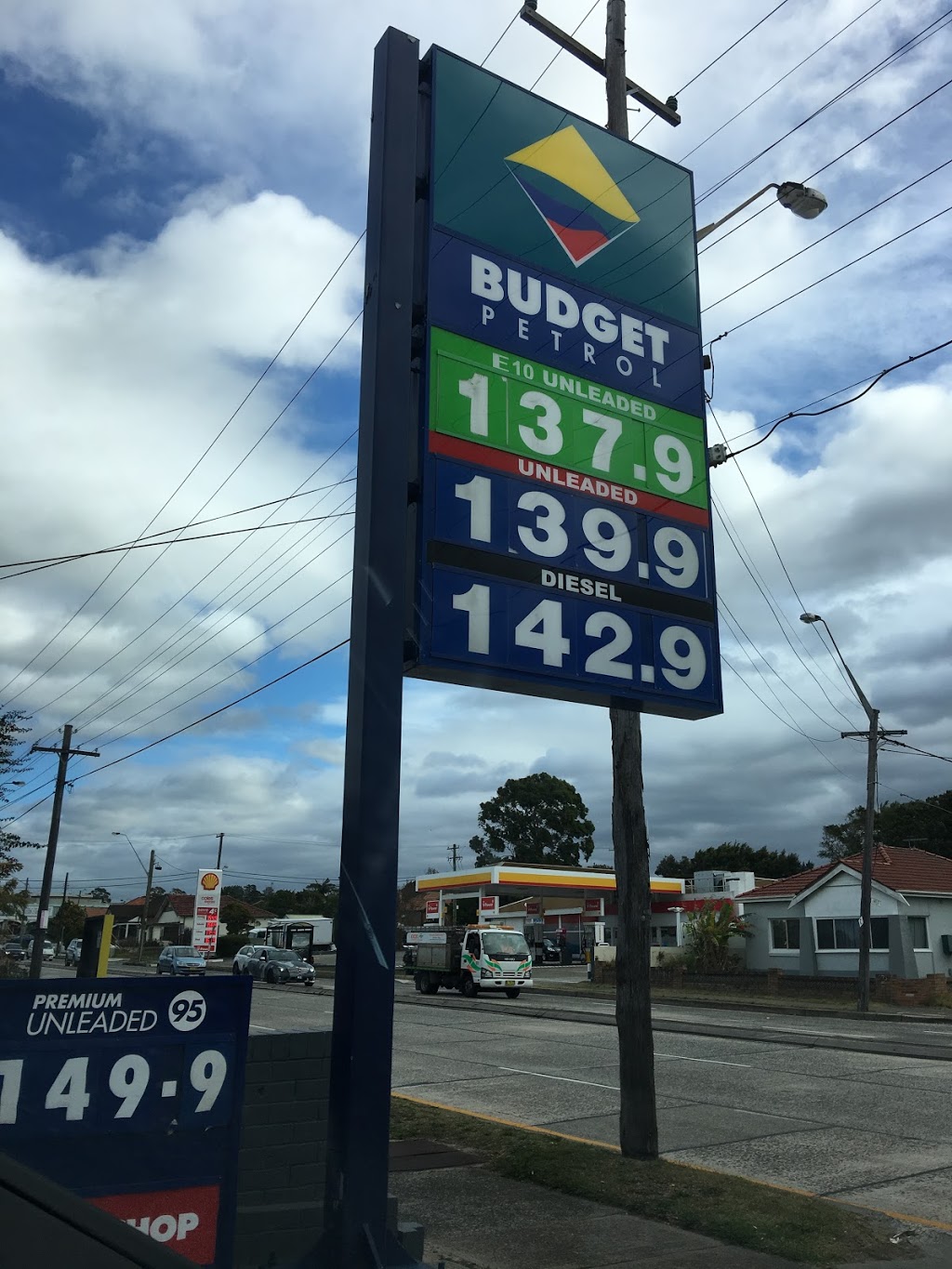 Budget Petrol | 132 Princes Hwy, Carlton NSW 2217, Australia | Phone: (02) 9564 2355