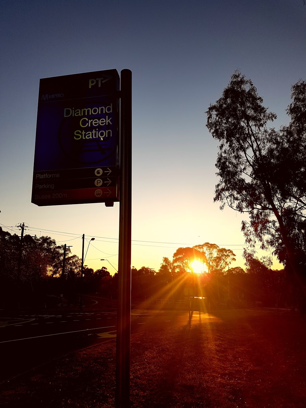 DIAMOND CREEK - Diamond Valley Mitre 10 | hardware store | 95 Main Hurstbridge Rd, Diamond Creek VIC 3089, Australia | 0394388400 OR +61 3 9438 8400