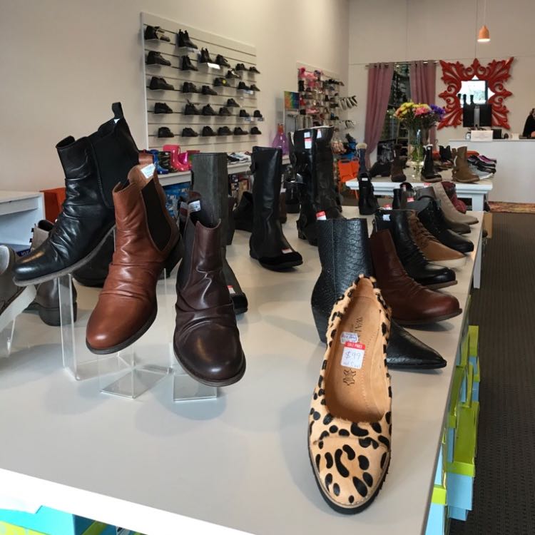 Daylesford Shoes | 5 Park Ln, Daylesford VIC 3460, Australia | Phone: 0404 866 713