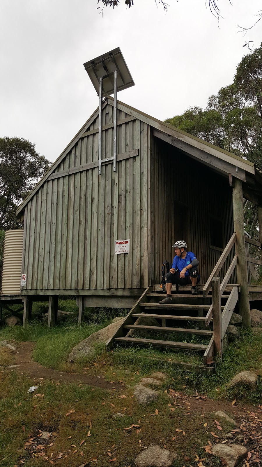 Bluff Spur Memorial Hut | lodging | Bluff Spur Trail, Mount Buller VIC 3723, Australia