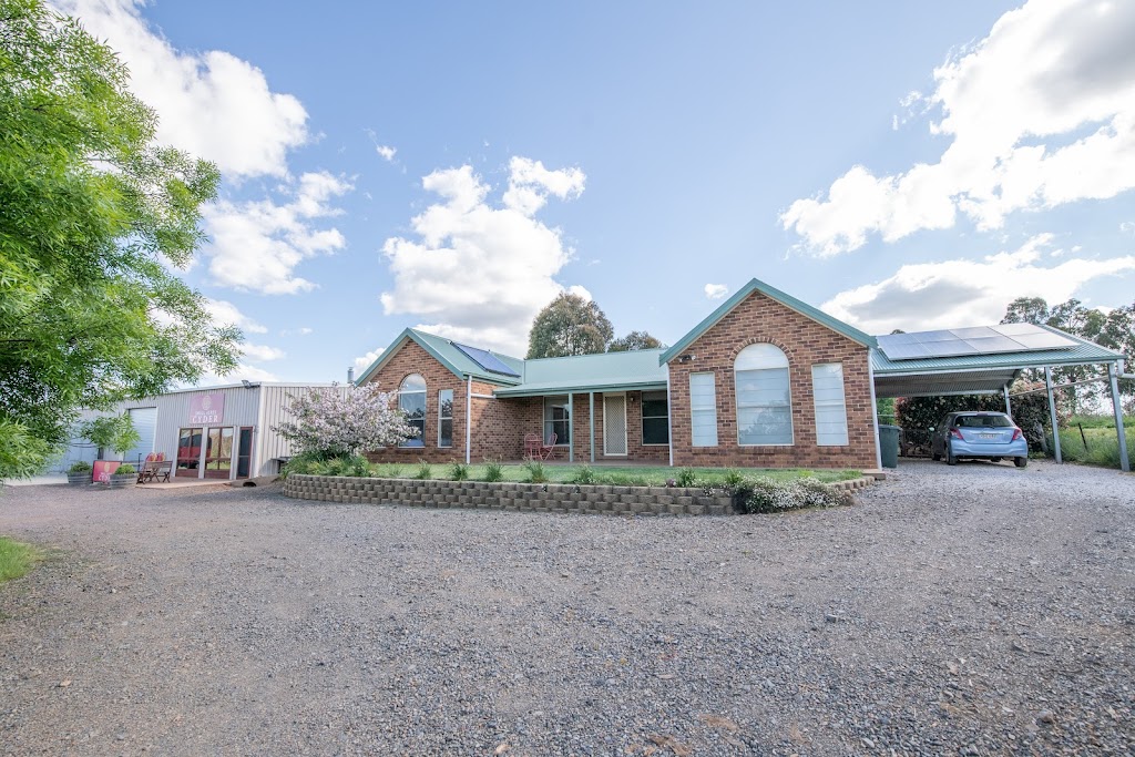 Small Acres Cottage | lodging | 12 Akhurst Rd, Nashdale NSW 2800, Australia | 0433104038 OR +61 433 104 038