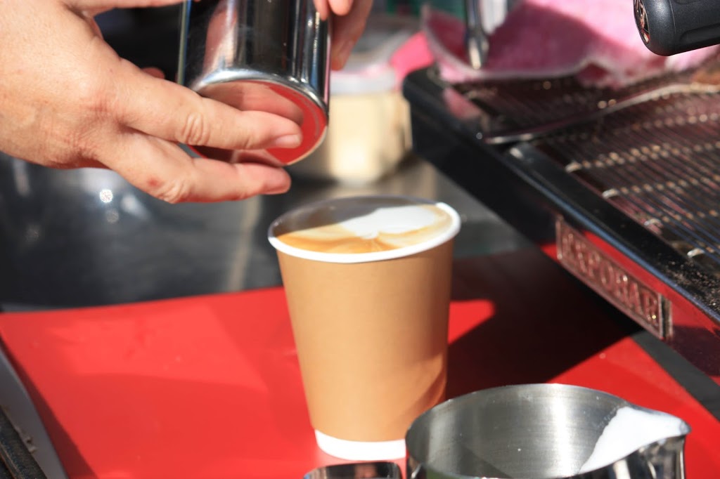 The Daily Grind Mobile Cafe | 1 Briese Cl, Edmonton QLD 4869, Australia | Phone: 0499 185 083