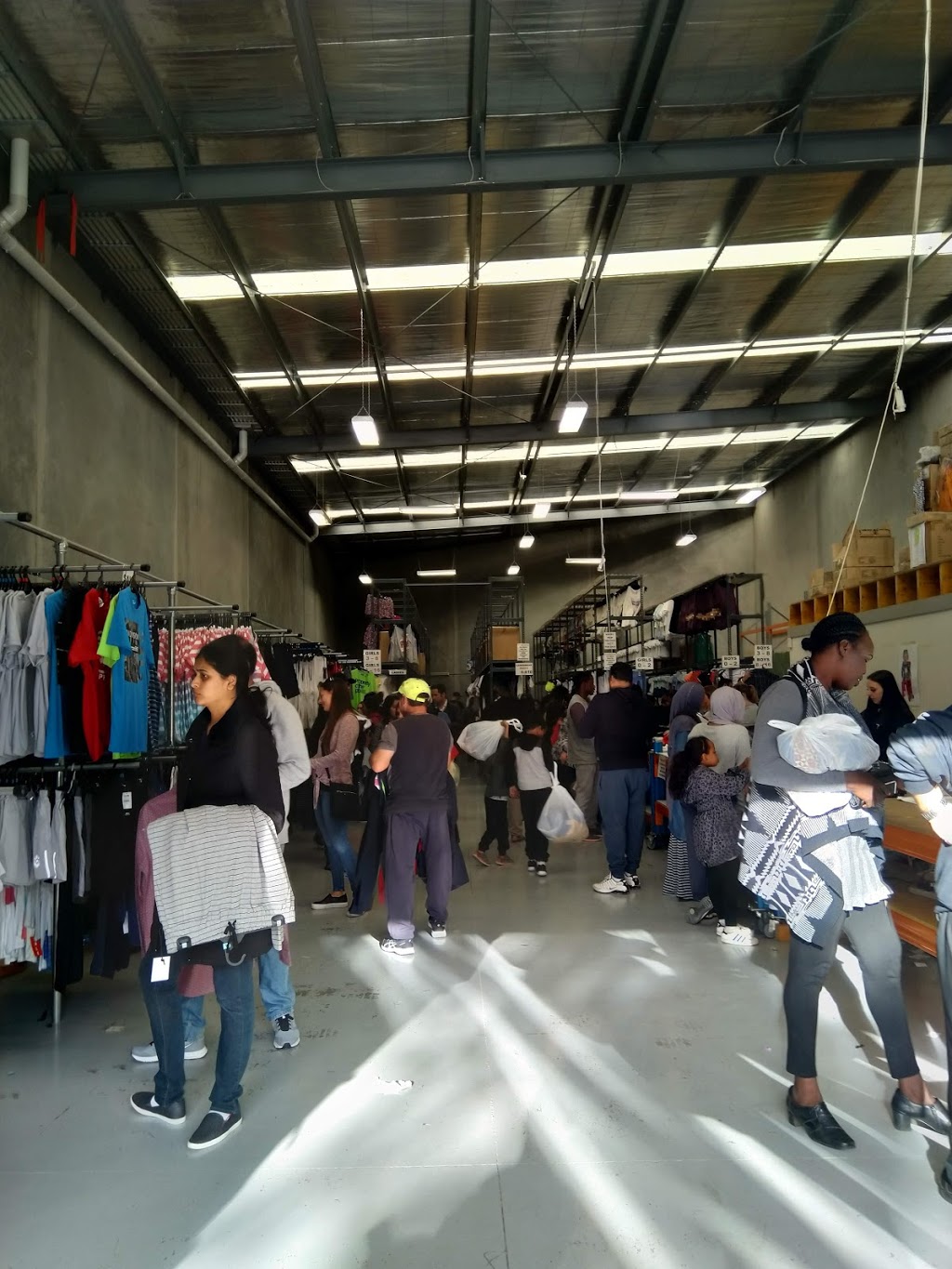 Fashion For $6 | clothing store | 10A Bellevue Cres, Preston VIC 3072, Australia