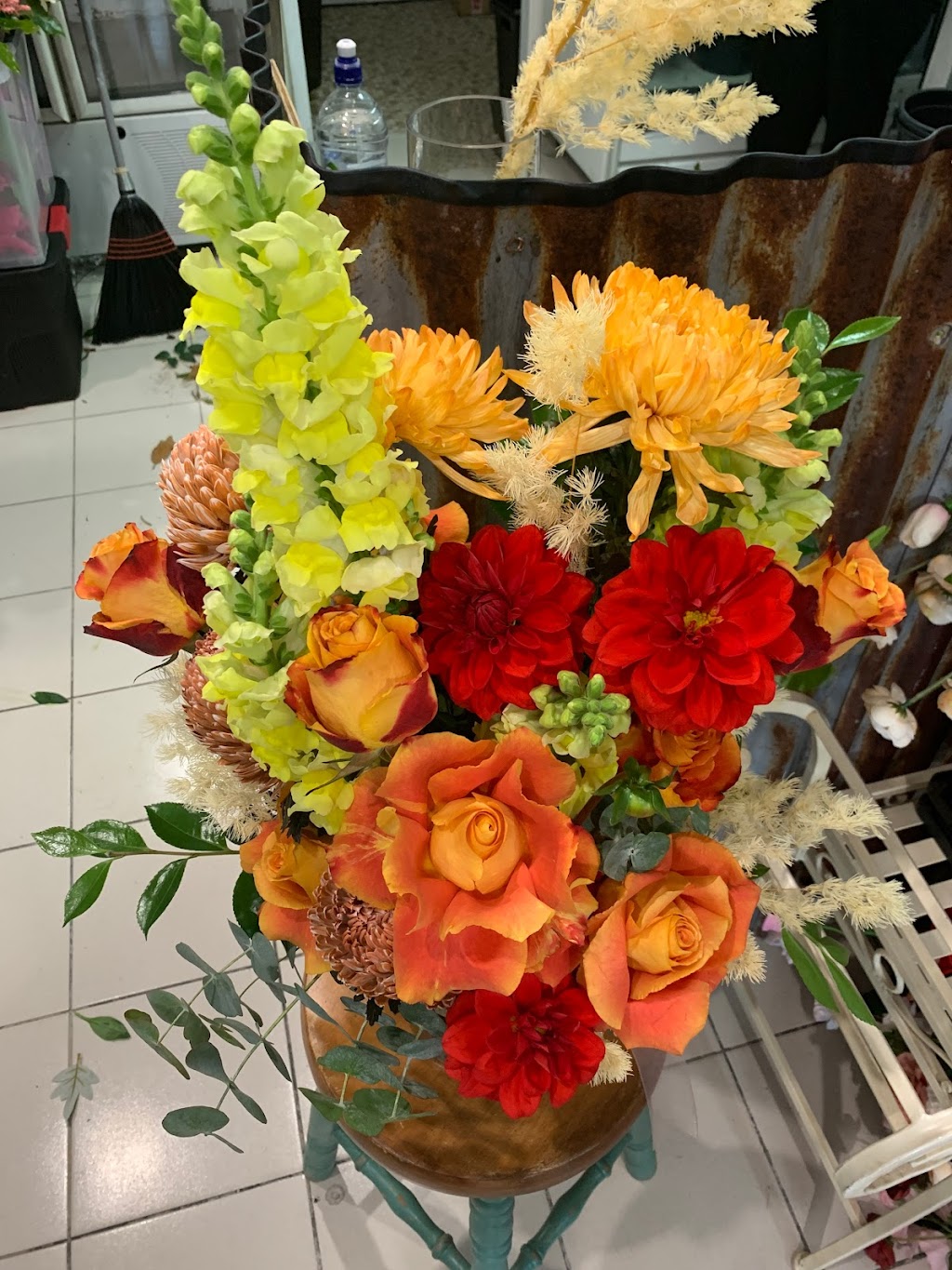 Hawkesbury Flower shop | 2/26-28 Laurence St, Hobartville NSW 2753, Australia | Phone: 0456 214 869