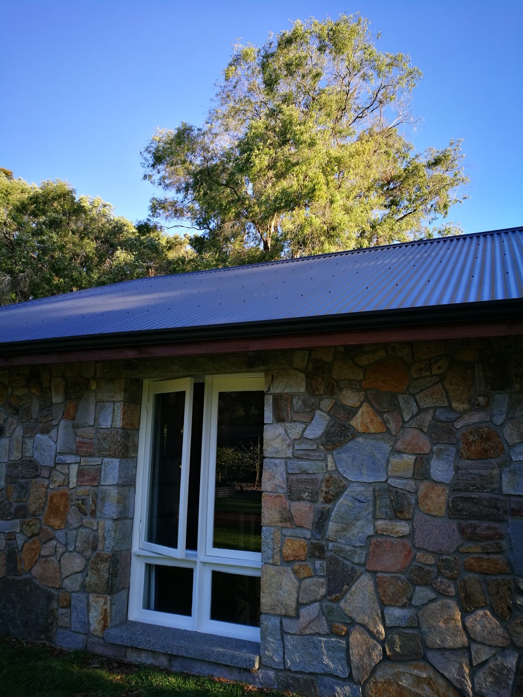 Lowlands Stone Cottage | 108 Gilge Rd, Lowlands WA 6330, Australia | Phone: (08) 9845 2224