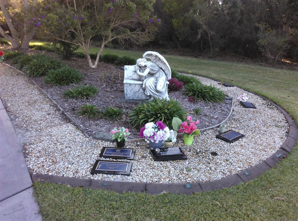 Tuncurry Cemetery | Manning St, Tuncurry NSW 2428, Australia | Phone: (02) 6591 7240