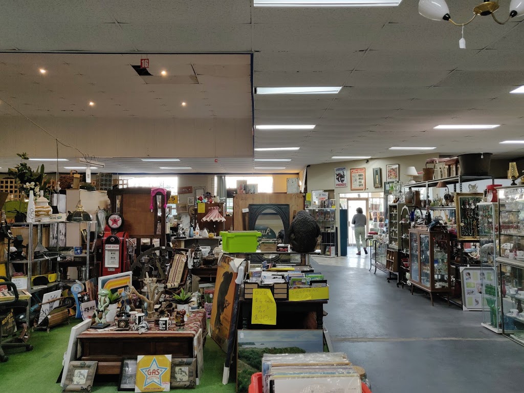 Bairnsdale Bazaar Antiques and Collectables Market | home goods store | 5/2 Macleod St, Bairnsdale VIC 3875, Australia | 0456646461 OR +61 456 646 461