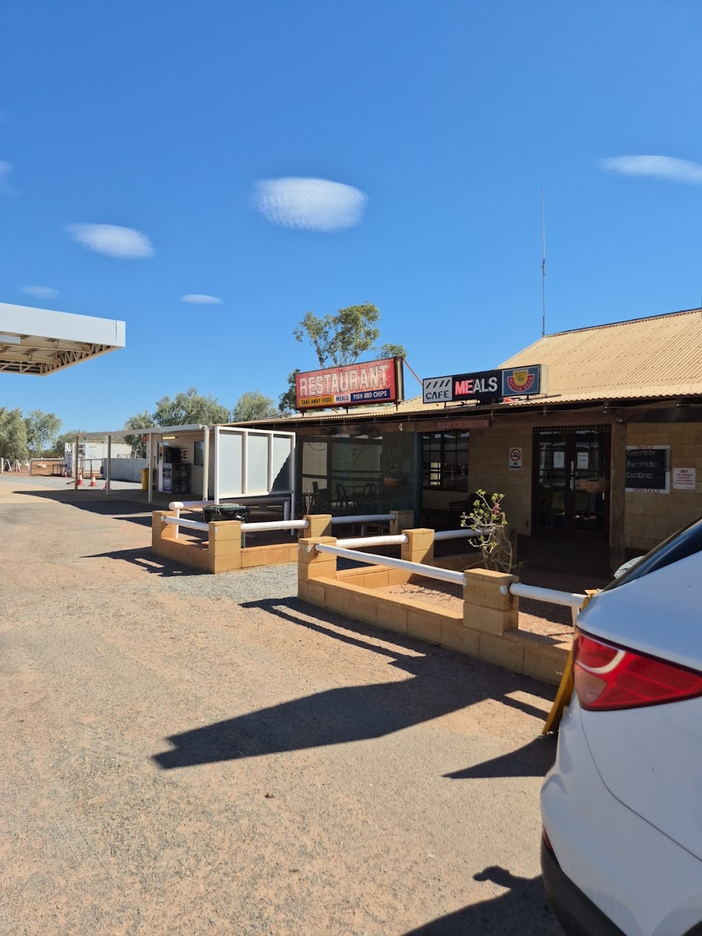 Billabong Homestead Hotel | Tourist Drive 354, Meadow WA 6532, Australia | Phone: (08) 9942 5980
