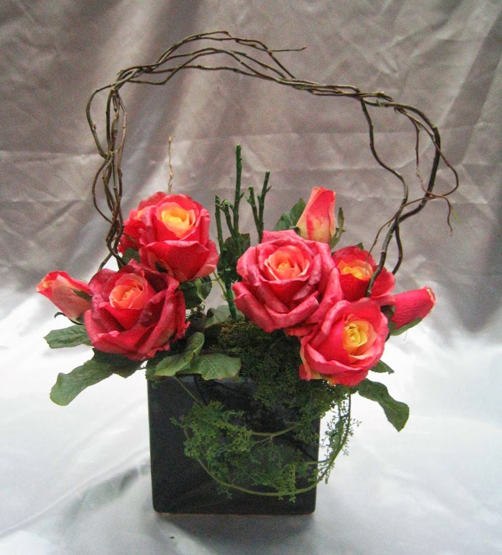 Southcity Florist | florist | Kiosk 2, Southcity Shopping Centre, 1-7 Tanda Place, Glenfield Park, Wagga Wagga NSW 2650, Australia | 0269314562 OR +61 2 6931 4562