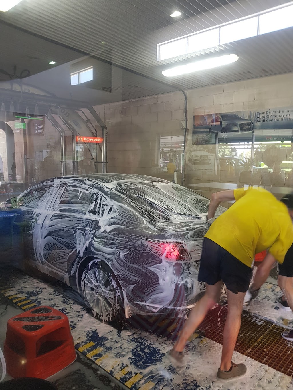 Hoppys Norman Park | car wash | Wynnum Rd, Norman Park QLD 4170, Australia | 1800467797 OR +61 1800 467 797