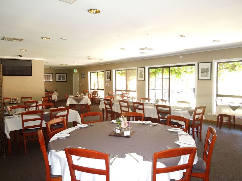 Highway Restaurant | restaurant | 4754 Copper Coast Hwy, Kadina SA 5554, Australia | 0888214609 OR +61 8 8821 4609