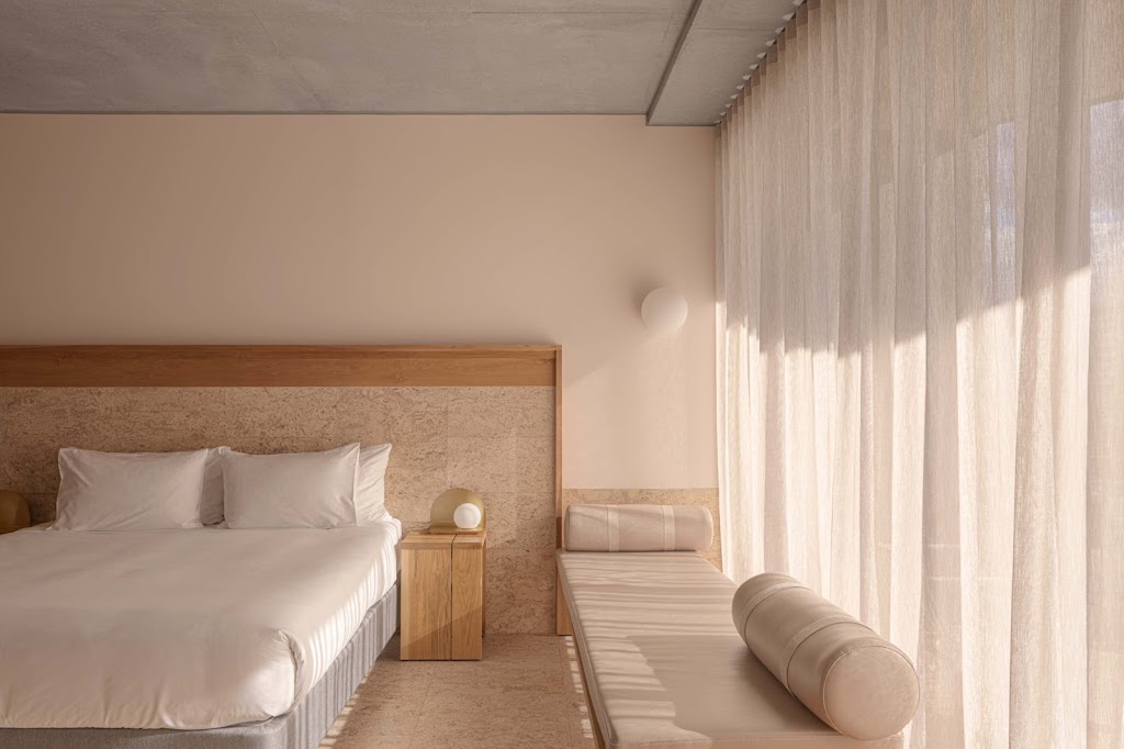 Cork Imports Australia | Unit 1/225 Queensport Rd N, Murarrie QLD 4172, Australia | Phone: (07) 3399 1493