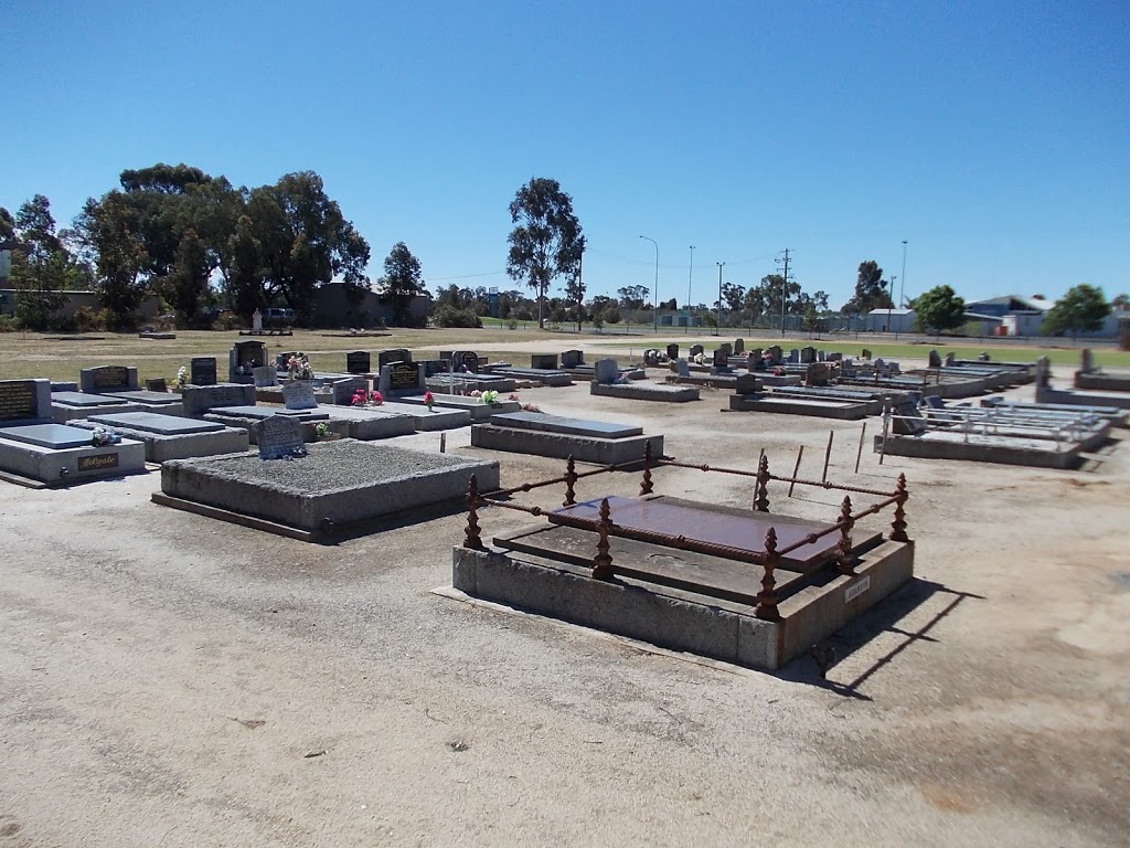 Moama Cemetery | Perricoota Rd, Moama NSW 2731, Australia