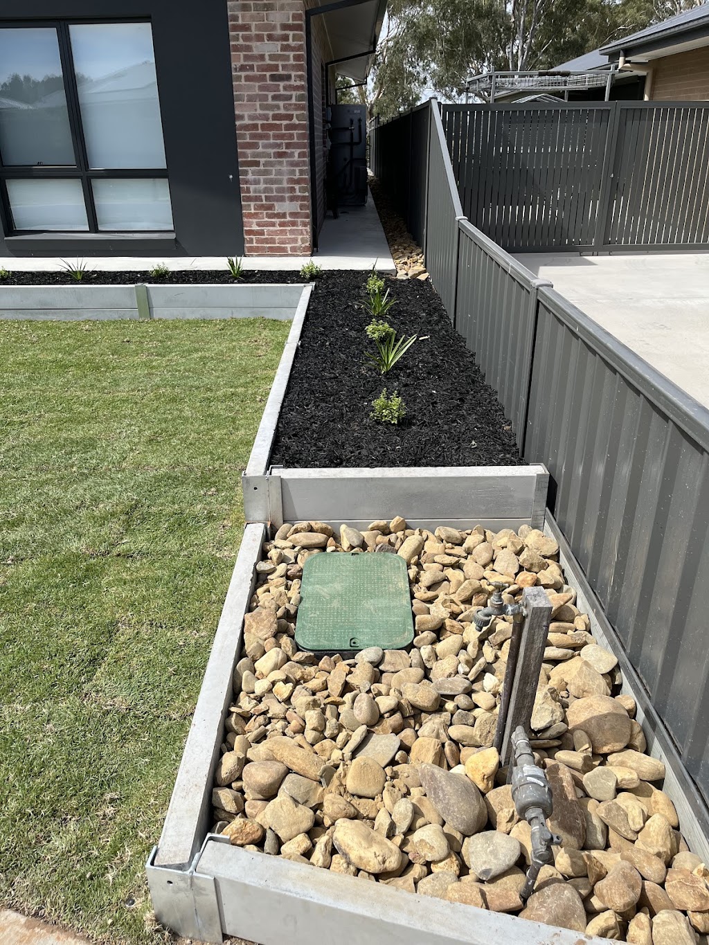 Leersons Landscaping | Gladfield S Rd, Pyramid Hill VIC 3575, Australia | Phone: 0428 586 516