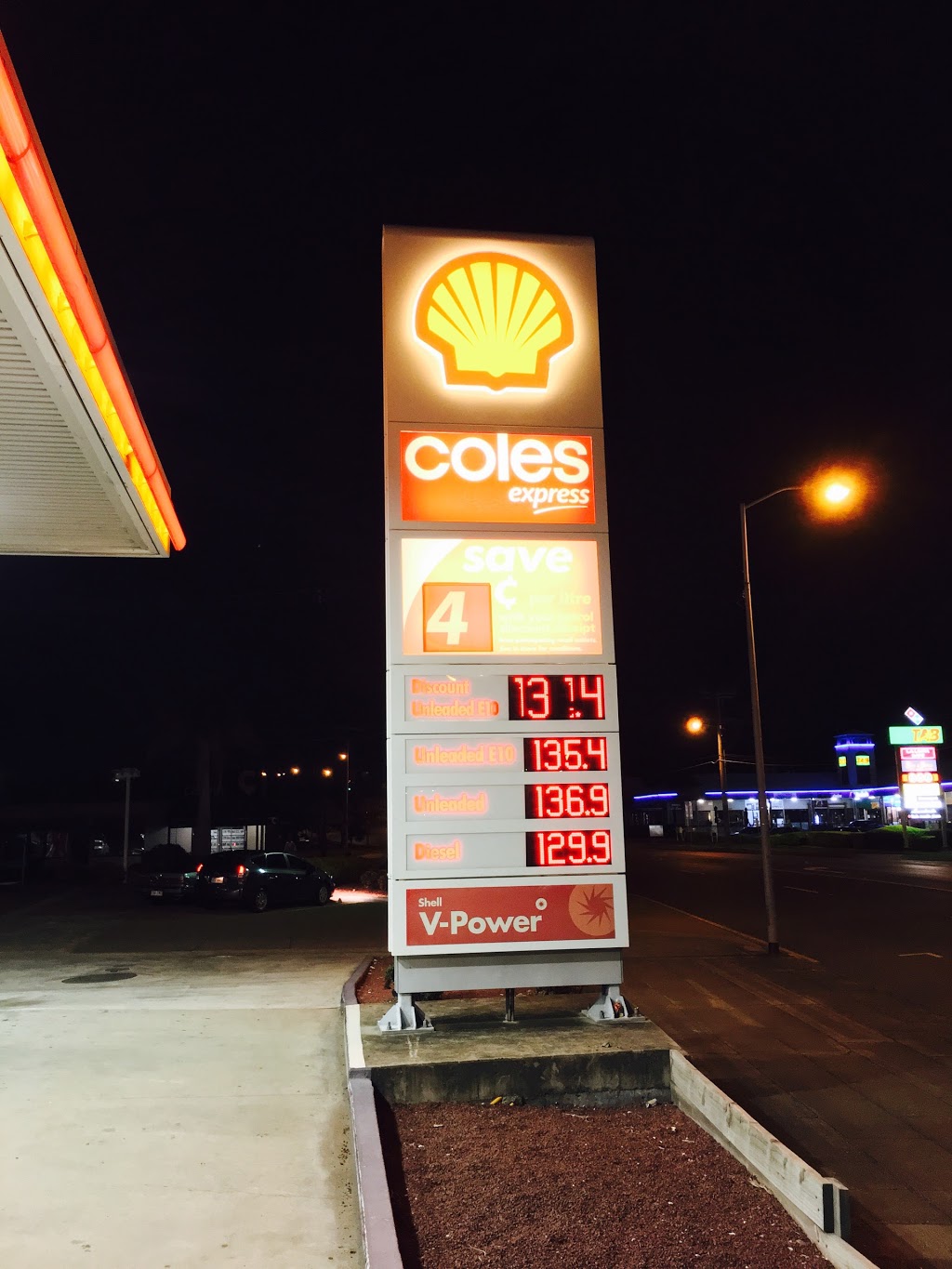 Coles Express | 227 Old Cleveland Rd, Coorparoo QLD 4151, Australia | Phone: (07) 3397 0611