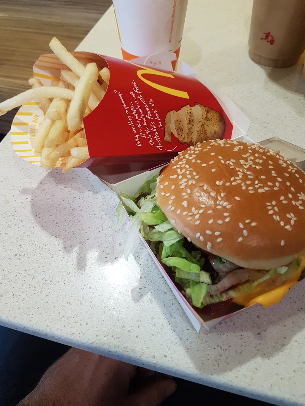 McDonalds Kenmore | meal takeaway | Kenmore Tavern Plaza, 841 Moggill Rd, Kenmore QLD 4069, Australia | 0738782833 OR +61 7 3878 2833