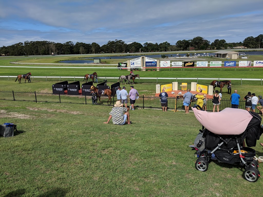 Tuncurry-Forster Jockey Club - Horse Racing Clubs NSW | 45 Chapmans Rd, Tuncurry NSW 2428, Australia | Phone: 0490 427 239