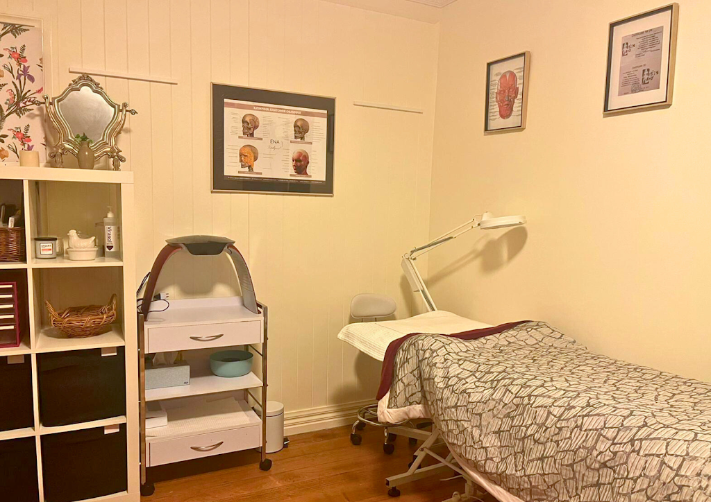 Queen of Ukrainian Beauty | 69B Mollison St, Malmsbury VIC 3446, Australia | Phone: 0411 574 626