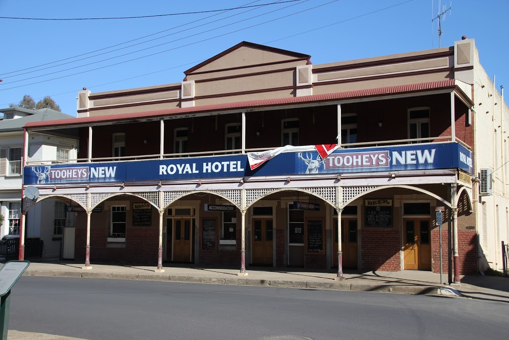 The Royal Hotel | 75 Gaskill St, Canowindra NSW 2804, Australia | Phone: (02) 6344 1201