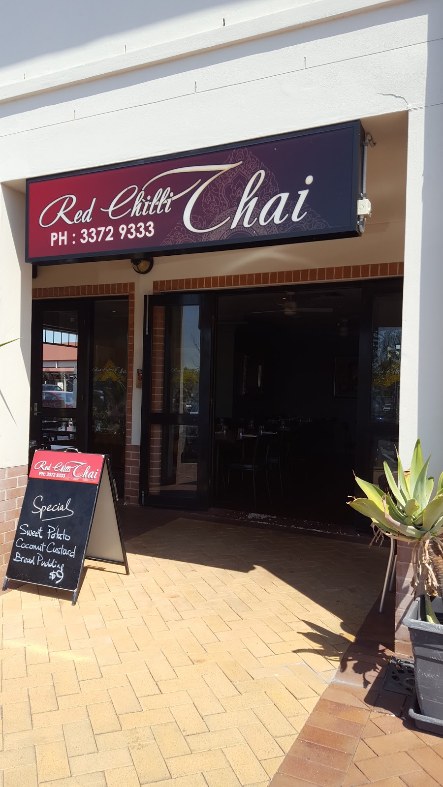 Red Chilli Thai Restaurant | restaurant | Forest Lake Shopping Centre, 235 Forest Lake Blvd, Forest Lake QLD 4078, Australia | 0733729333 OR +61 7 3372 9333