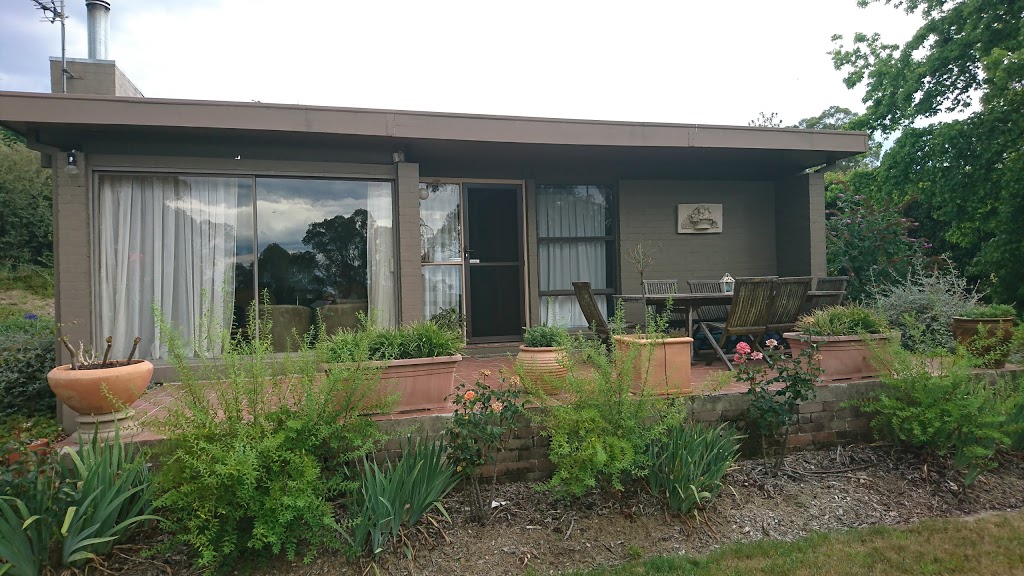Sutton Tops Cottage | 2 Greenhills Rd, Sutton Forest NSW 2577, Australia | Phone: (02) 4869 1992
