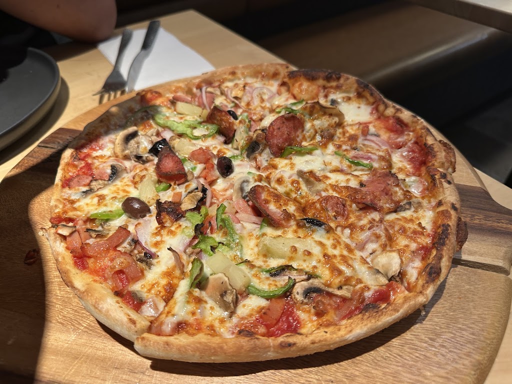 Bellas Pizzahouse | Mount Annan Marketplace, Shop 5/11-13 Main St, Mount Annan NSW 2567, Australia | Phone: (02) 4648 4838