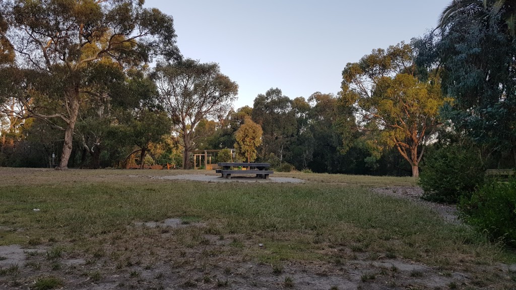 Blackburn Lake - Carpark | park | 93 Central Rd, Blackburn VIC 3130, Australia