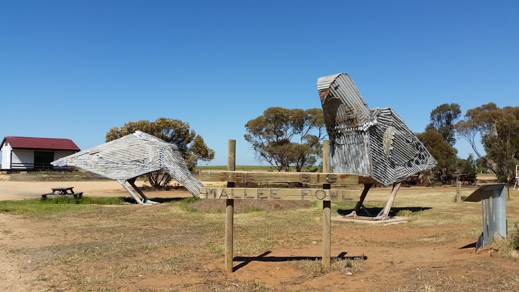 Silo painted mural | museum | 60 Federation St, Patchewollock VIC 3491, Australia