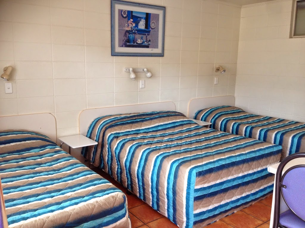 Sunburst Motel | lodging | 37 Brisbane Rd, Biggera Waters QLD 4216, Australia | 0755379000 OR +61 7 5537 9000