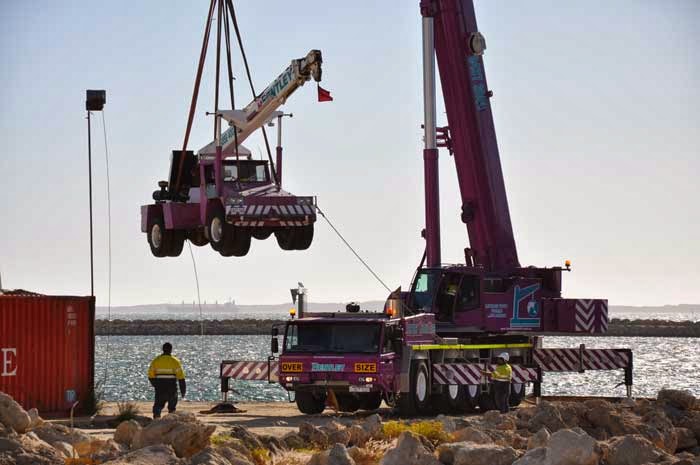 Bentley Crane Hire |  | 61 Alacrity Pl, Henderson WA 6166, Australia | 0894372000 OR +61 8 9437 2000