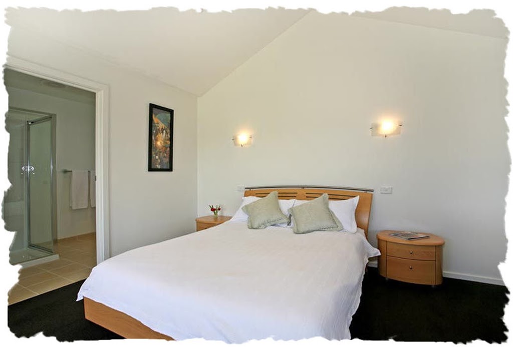 A River Bed |  | 12 River Reserve Rd, Aireys Inlet VIC 3231, Australia | 0409327936 OR +61 409 327 936
