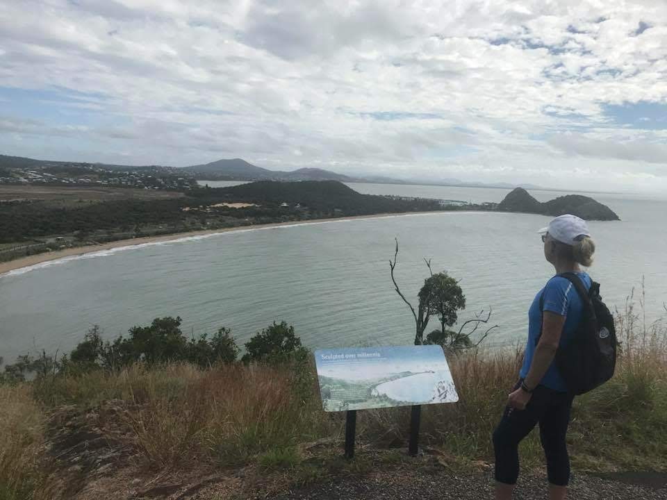 Bluff Point Scenic Walk | park | Bluff Point Walking Track, Rosslyn QLD 4703, Australia