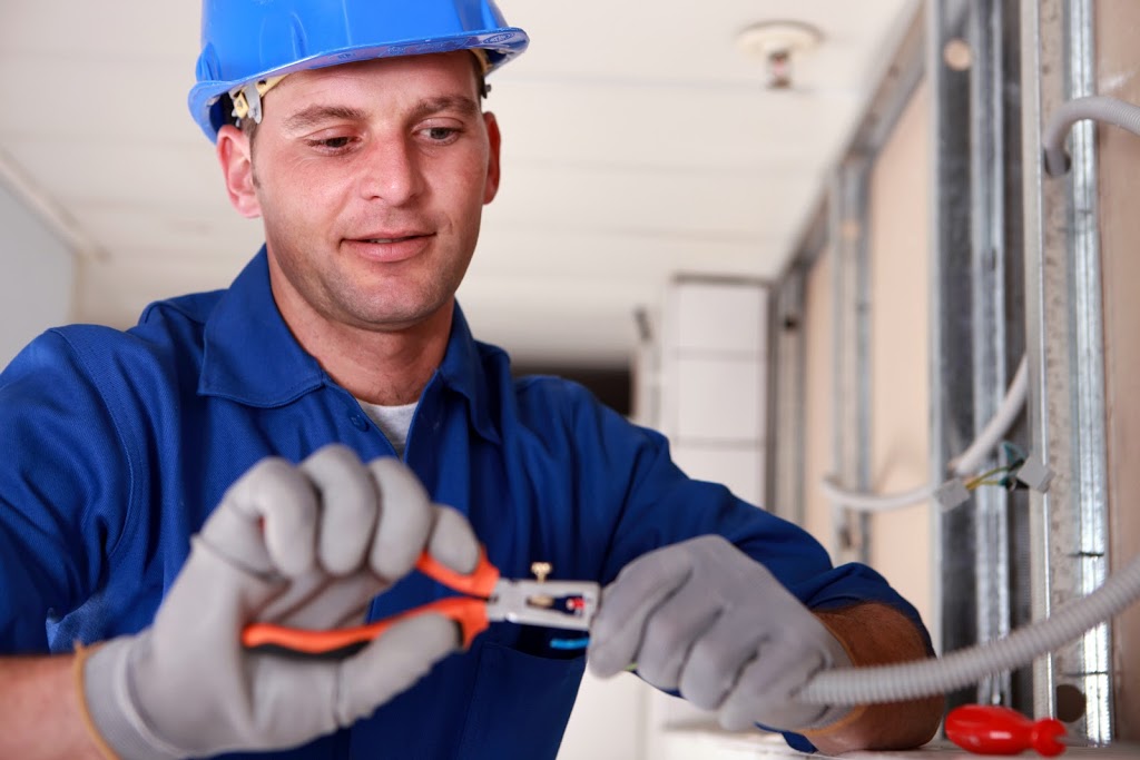 Electrician Cecil Hills | Bossley Park NSW 2176, Australia | Phone: 0488 823 383