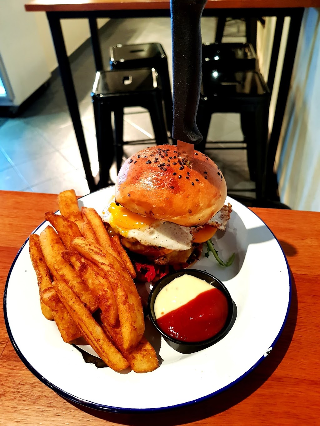 Good Thanks Burger and bar | 33 Knuckey St, Darwin City NT 0800, Australia | Phone: 0447 566 878