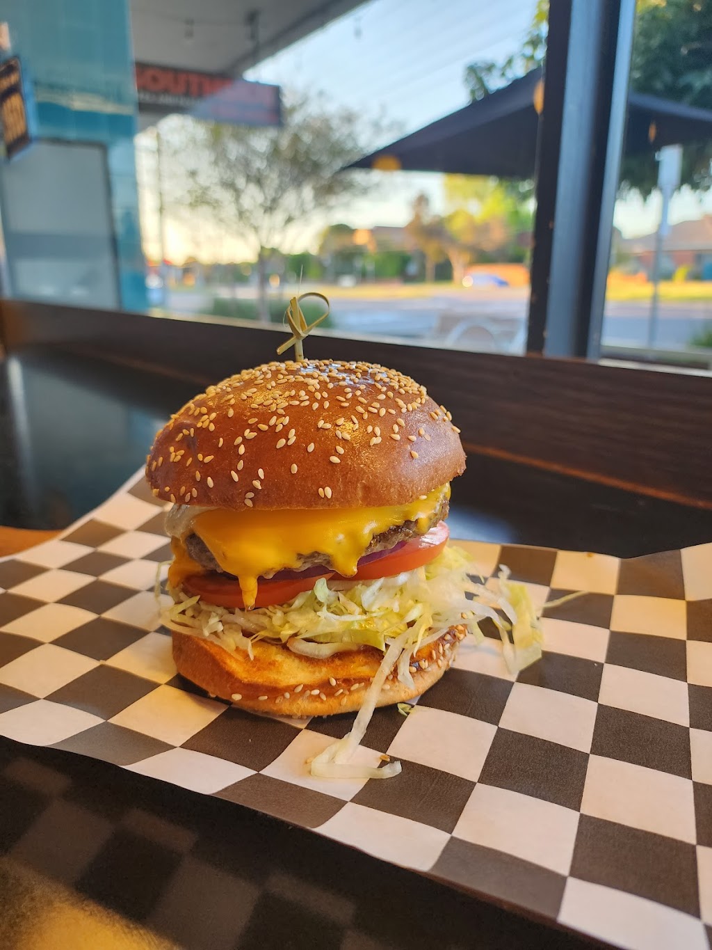 South Rd Burgers | restaurant | 476 South Rd, Moorabbin VIC 3189, Australia | 0391939396 OR +61 3 9193 9396