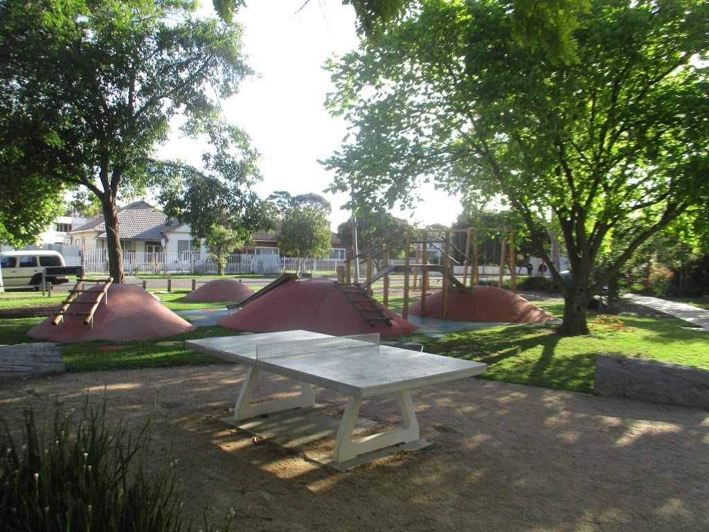 R T Pollard Gardens | park | Sunshine VIC 3020, Australia