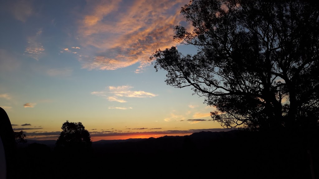 Sunrise Bush Retreat overlooking Lake Eildon | lodging | 1786 Maintongoon Rd, Maintongoon VIC 3714, Australia | 0408866208 OR +61 408 866 208
