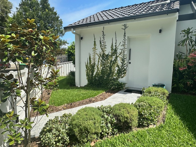 Living In Bloom | 8 Monash Gardens, Pagewood NSW 2035, Australia | Phone: 0435 799 274