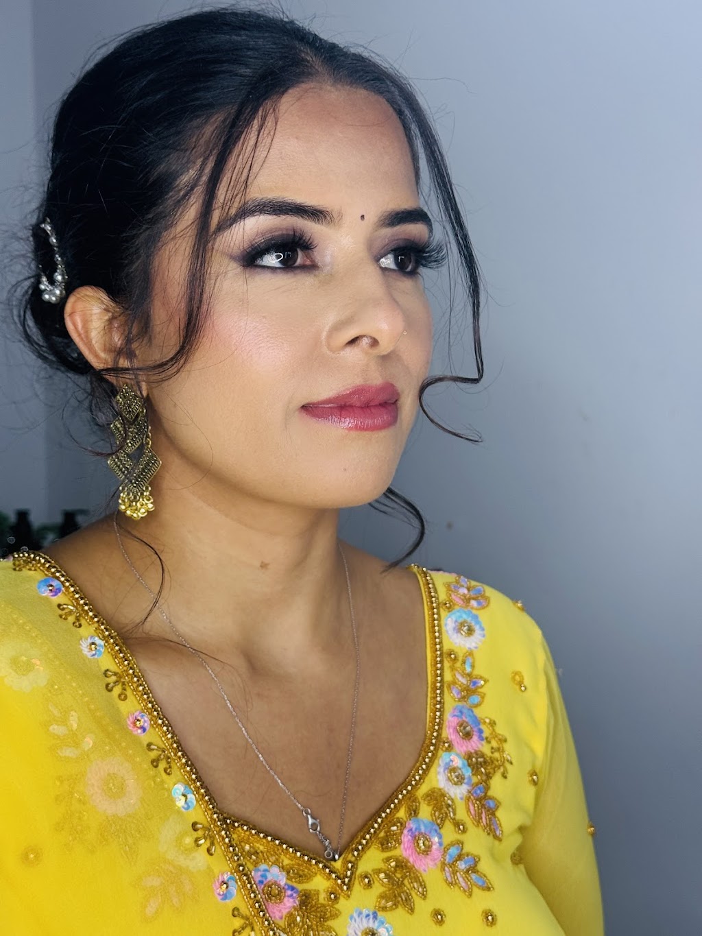 Alina eyelashes and makeup | 8 Apple Orchard St, Bardia NSW 2565, Australia | Phone: 0416 559 455