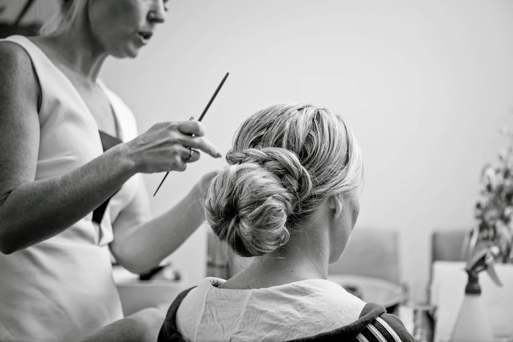 Anywhere Wedding Hair (goldcoast Mobile Hairstylist) | 3 Matthew Flinders Dr, Hollywell QLD 4216, Australia | Phone: 0414 317 443