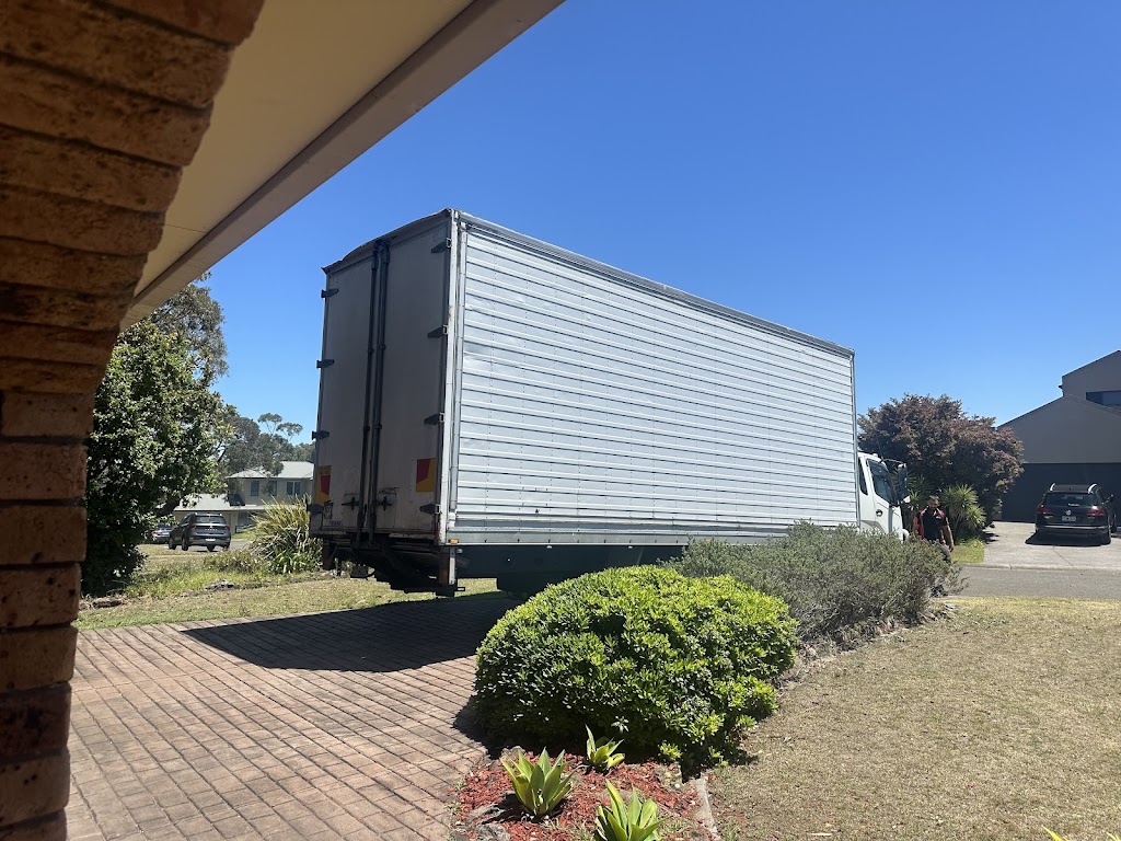 In N Out Removalist | 26 Gould St, Strathfield NSW 2135, Australia | Phone: 1300 189 469