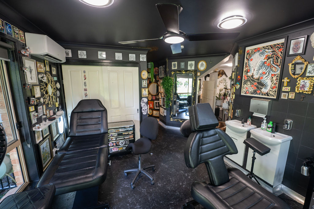 Spider garden tattoo studio | 28 Canopus Cl, Marmong Point NSW 2284, Australia | Phone: 0420 569 845