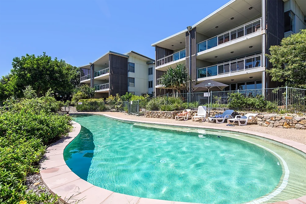 Waves #1 Beach Hotel Stradbroke Island | 164 Dickson Way, Point Lookout QLD 4183, Australia | Phone: (07) 3415 3949