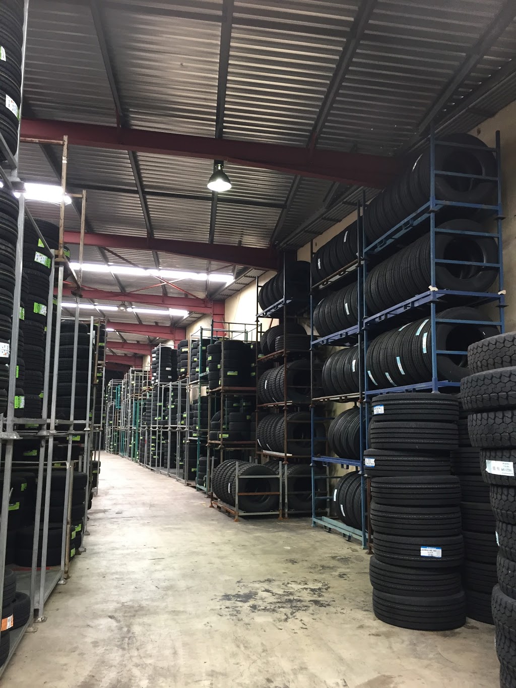 Freedom Tyres | storage | 199 Hassall St, Wetherill Park NSW 2164, Australia | 1800423188 OR +61 1800 423 188