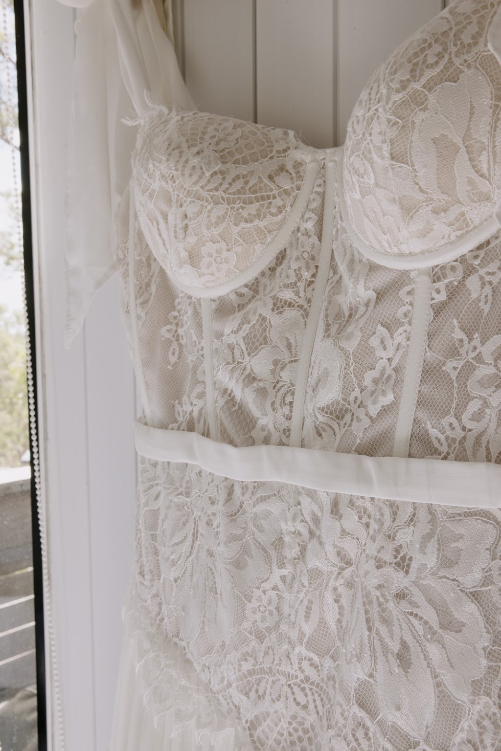 Bayside Bridal | Suite 19 (Basement Level/30-32 Cypress St, Redland Bay QLD 4165, Australia | Phone: 0415 713 014