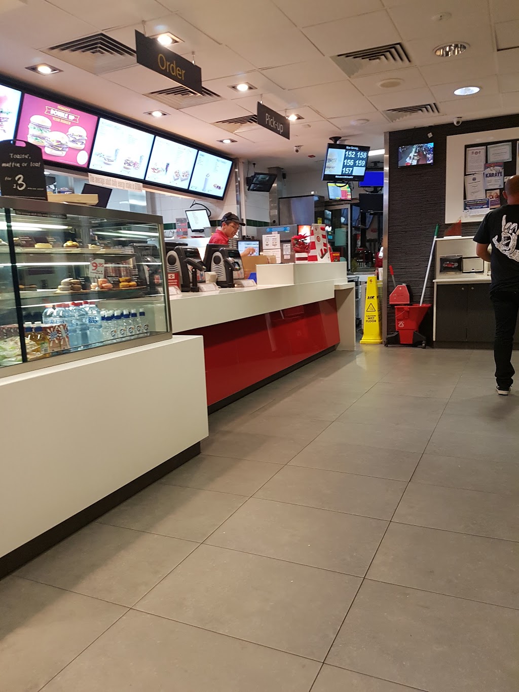 McDonalds Riverton | meal takeaway | 363 High Rd, Riverton WA 6155, Australia | 0893548279 OR +61 8 9354 8279
